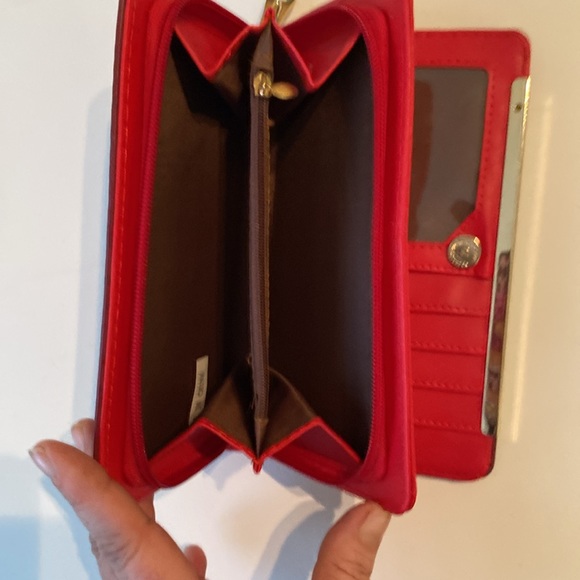 Women’s wallet in red large card slots change purse - Picture 2 of 7
